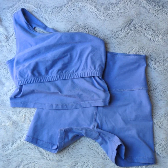 Beyond Yoga Purple Bike Shorts Set - Picture 4 of 4